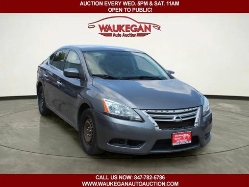 Used 2015 Nissan Sentra SV FWD image 2
