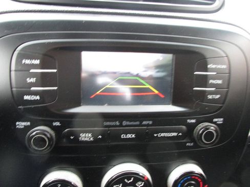 Used 2015 Kia Soul FWD image 57