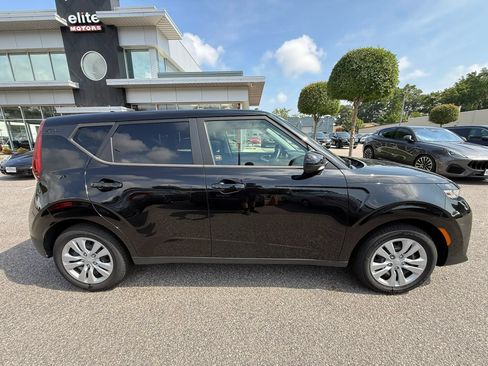 Used 2022 Kia Soul LX FWD image 8