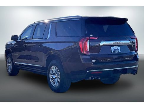 Used 2022 GMC Yukon XL Denali AWD/4WD image 4