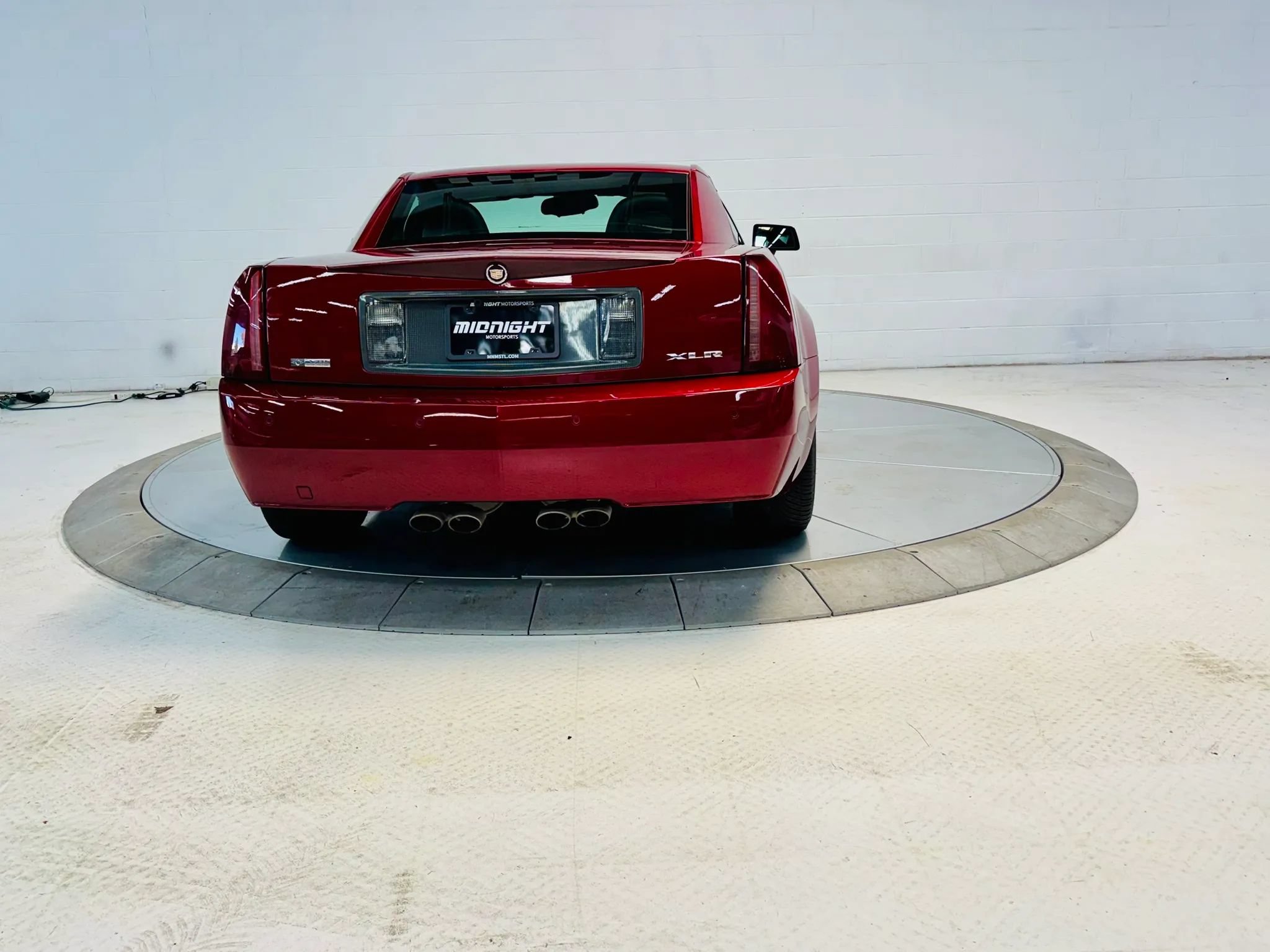 Used 2006 Cadillac XLR RWD image 30