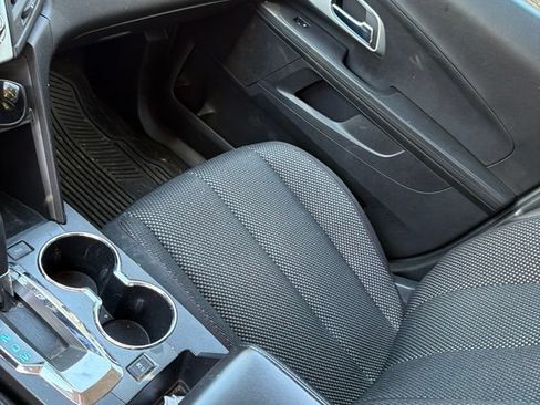 Used 2017 Chevrolet Equinox LS FWD image 24