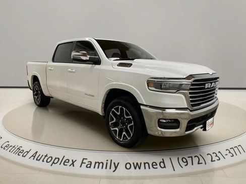 Used 2026 RAM 1500 Laramie AWD/4WD image 7