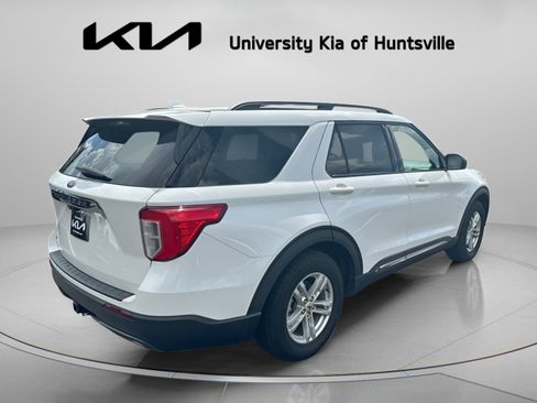 Used 2022 Ford Explorer XLT w/ Equipment Group 202A RWD image 8