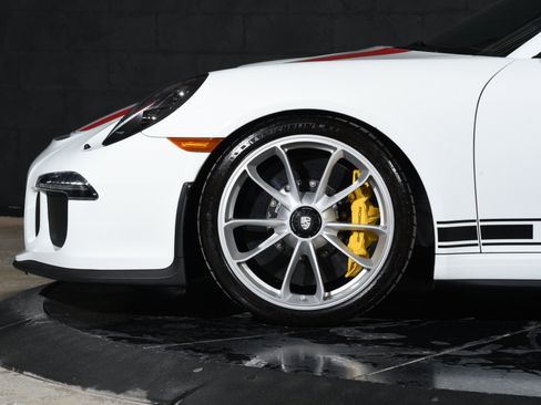 Used 2016 Porsche 911 R RWD image 21
