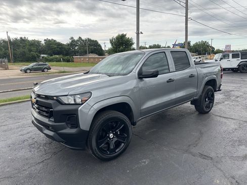 Used 2023 Chevrolet Colorado W/T RWD image 2