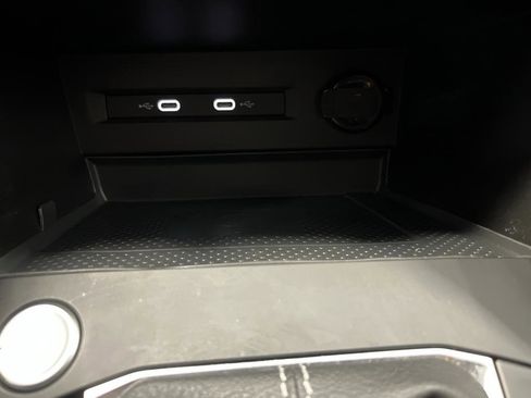 Used 2022 Volkswagen Taos SE image 21