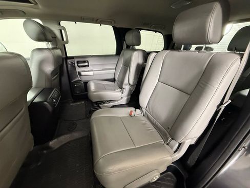 Used 2019 Toyota Sequoia Limited w/ Safety & Convenience Package image 17