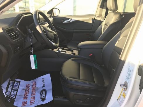 Used 2024 Ford Escape Platinum image 5