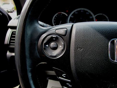 Used 2013 Honda Accord EX-L image 17