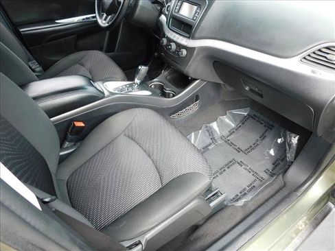 Used 2016 Dodge Journey SE w/ Flexible Seating Group FWD image 28