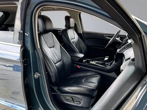 Used 2016 Ford Edge Titanium w/ Technology Package FWD image 25