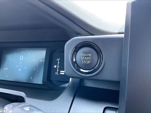 Used 2025 Toyota Tacoma SR image 33