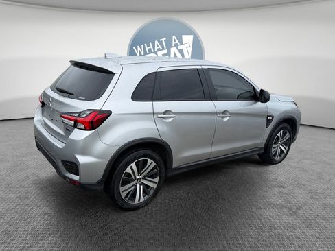 Used 2025 Mitsubishi Outlander Sport LE AWD/4WD image 3