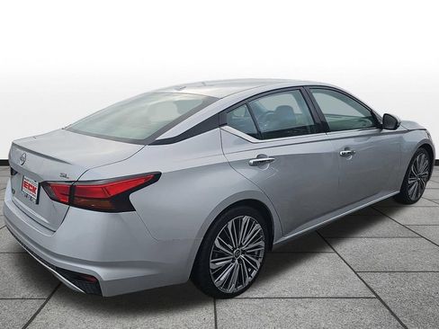 Used 2023 Nissan Altima 2.5 SL FWD image 35