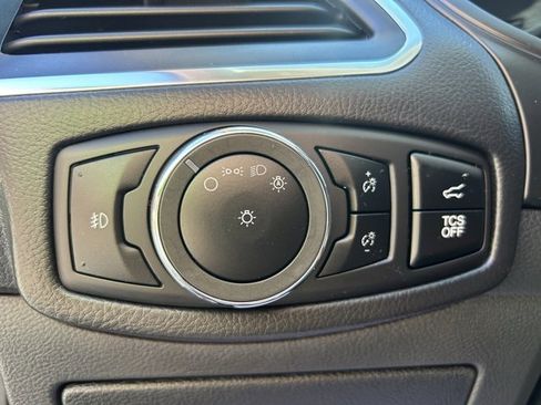 Used 2024 Ford Edge Titanium image 21