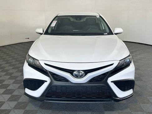 Used 2024 Toyota Camry SE w/ Convenience Package FWD image 8