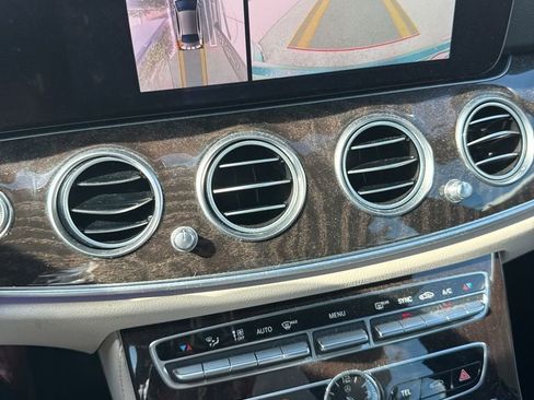 Used 2020 Mercedes-Benz E 350 Sedan image 2