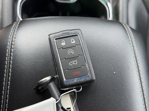 Used 2024 Jeep Grand Cherokee Altitude RWD image 45