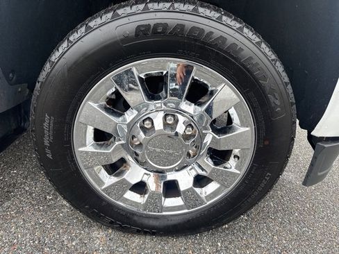 Used 2017 GMC Sierra 2500 Denali w/ Duramax Plus Package image 9