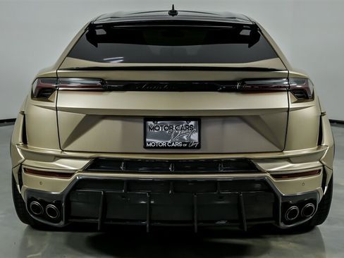 Used 2023 Lamborghini Urus Performante AWD/4WD image 11