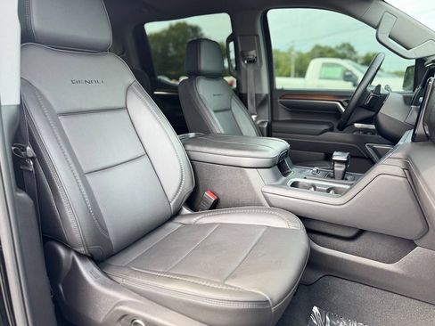 Used 2024 GMC Sierra 1500 Denali w/ Denali Reserve Package AWD/4WD image 11