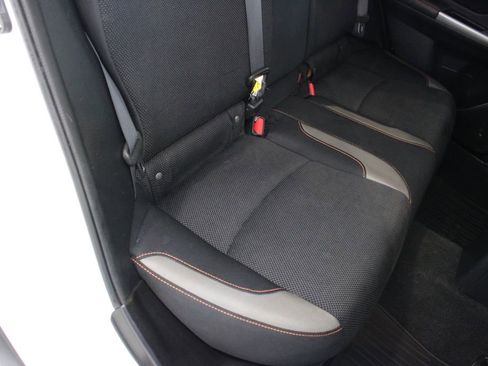 Used 2017 Subaru Crosstrek 2.0i Premium image 21