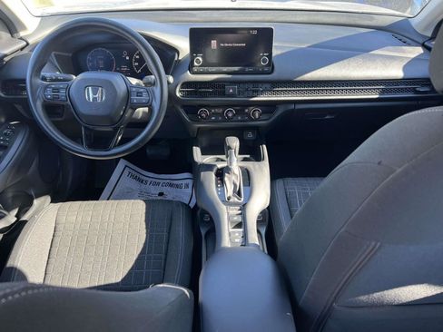 Used 2023 Honda HR-V LX image 14