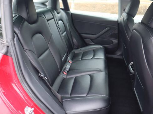 Used 2021 Tesla Model 3 Performance image 4