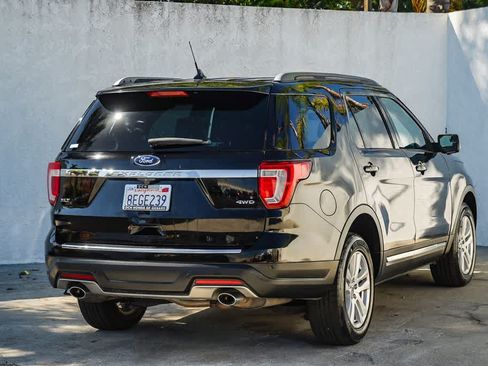Used 2018 Ford Explorer XLT w/ Equipment Group 201A AWD/4WD image 4