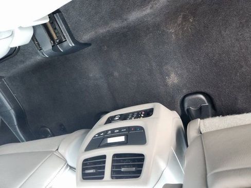 Used 2016 Honda Pilot Touring image 8