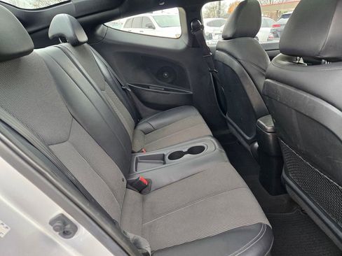 Used 2016 Hyundai Veloster Base w/ Option Group 03 image 14