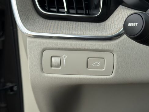 Used 2021 Volvo XC60 T5 Inscription FWD image 22