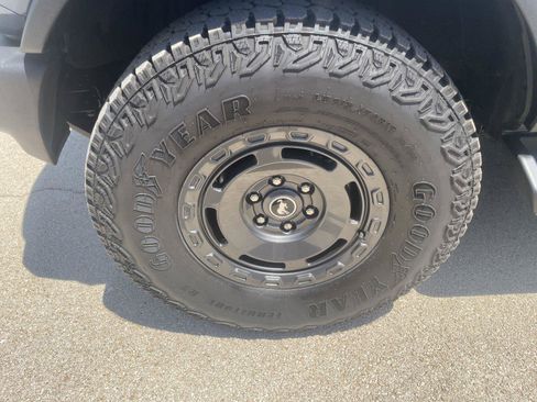 Used 2025 Ford Bronco Outer Banks w/ Sasquatch Package AWD/4WD image 32