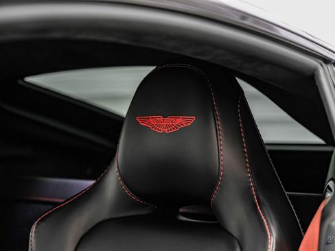 Used 2023 Aston Martin V12 Vantage RWD image 45
