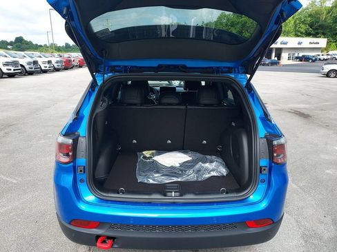 New 2026 Jeep Compass Trailhawk w/ Sun, Sound & Navigation Group AWD/4WD image 20