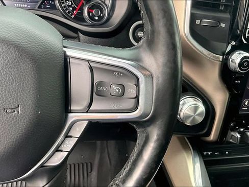Used 2019 RAM 1500 Laramie AWD/4WD image 18