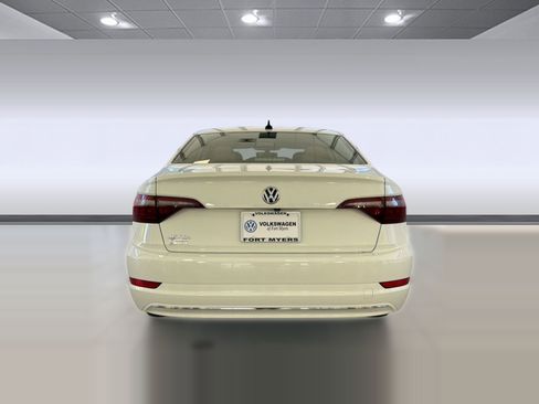 Used 2021 Volkswagen Jetta SE w/ SE Cold Weather Package image 10