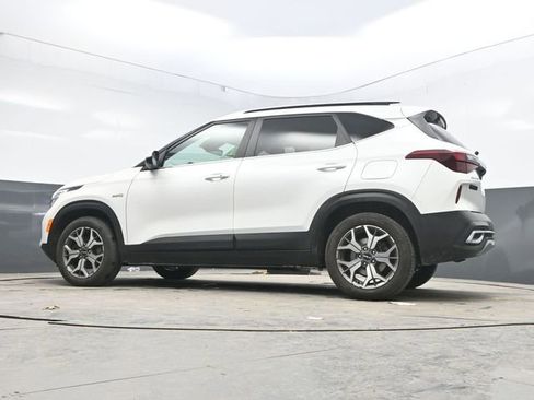 Used 2022 Kia Seltos EX image 40