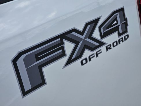 Used 2022 Ford F350 Lariat w/ Chrome Package image 14