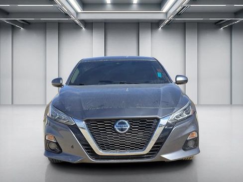 Used 2019 Nissan Altima 2.5 SL FWD image 2