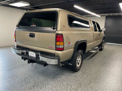 Used 2004 GMC Sierra 2500 W/T AWD/4WD image 5