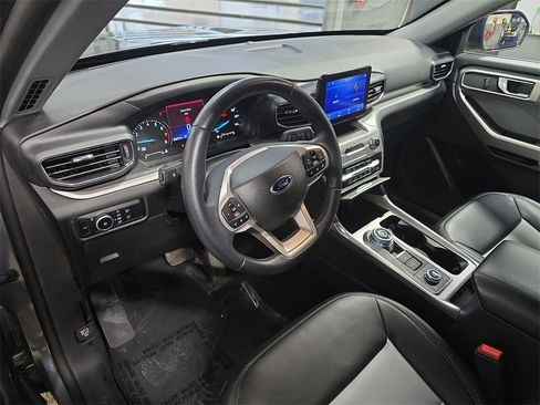 Used 2023 Ford Explorer XLT w/ Equipment Group 202A image 19