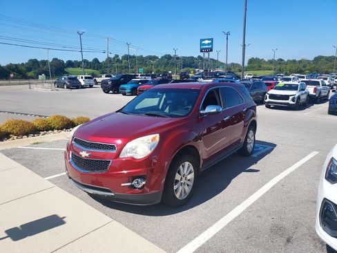Used 2010 Chevrolet Equinox LT w/ Chrome Appearance Package FWD image 2