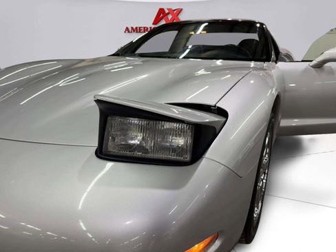 Used 2001 Chevrolet Corvette Coupe w/ Preferred Equipment Group1 RWD image 11