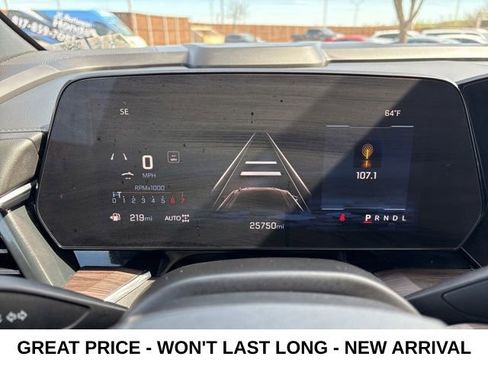 Used 2025 Chevrolet Suburban Z71 image 6