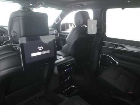 New 2026 Jeep Grand Wagoneer Limited AWD/4WD image 32