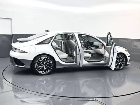 Certified 2023 Hyundai Ioniq 6 Limited RWD image 29