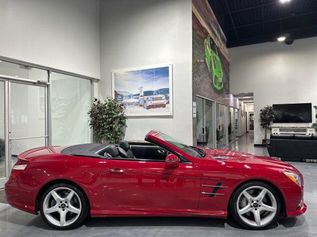 Used 2015 Mercedes-Benz SL 550 w/ Driver Assistance Package image 26