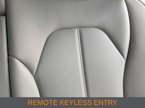 Used 2024 Genesis G70 2.5T RWD image 6